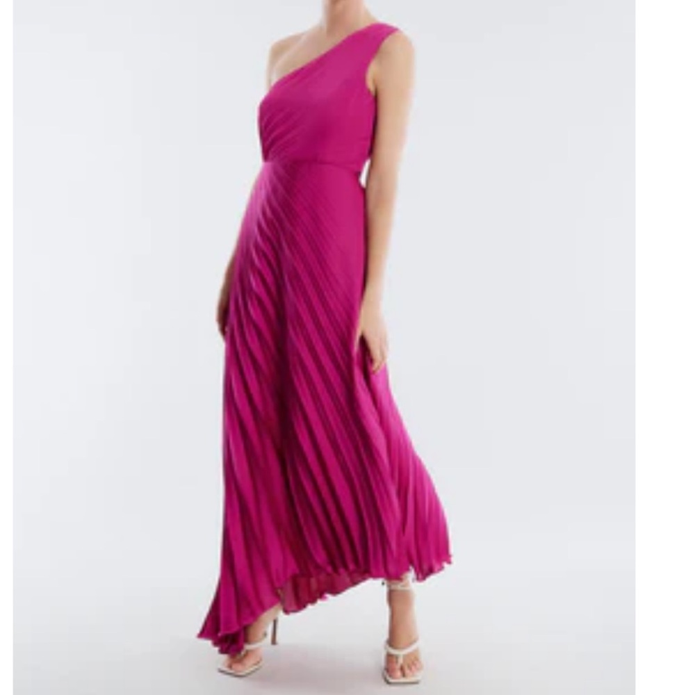 BCBG maxazria size 4, worn once, hemmed for 5’4 with heels, worn once